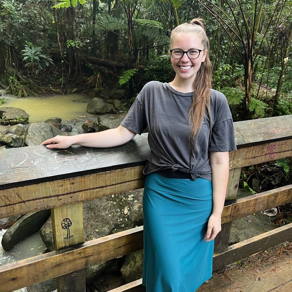 Meet your Posher, Caitlyn - Picture 3 of 3